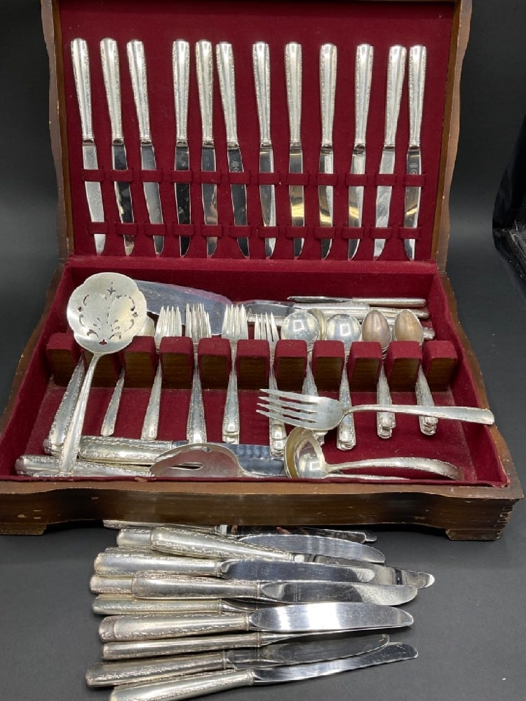 Gorham Camellia Sterling Silver Flatware Service (1 of 6)