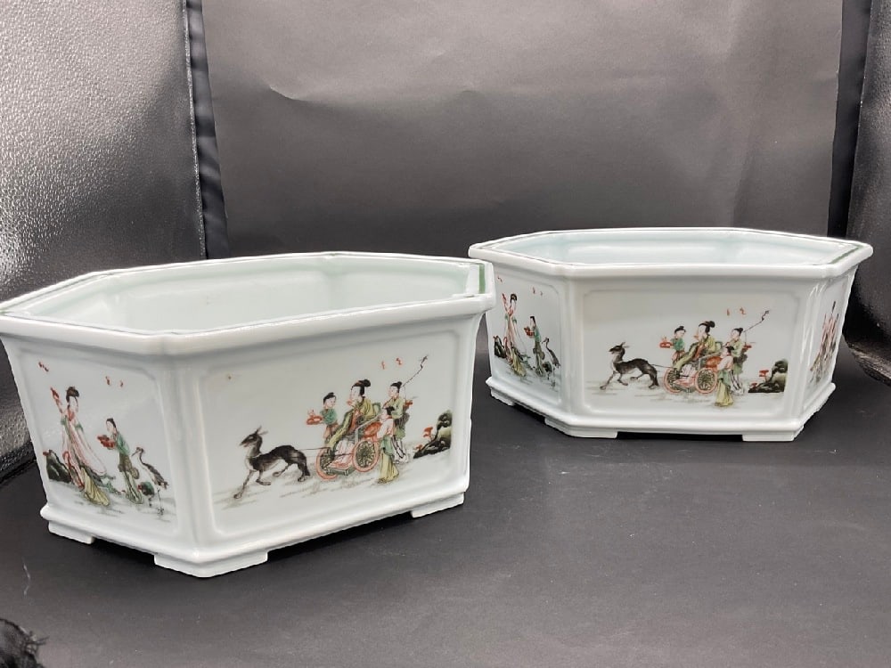 A Pair, Chinese Mattahedeh Kang HSI Cachepot c.1720 (1 of 7)