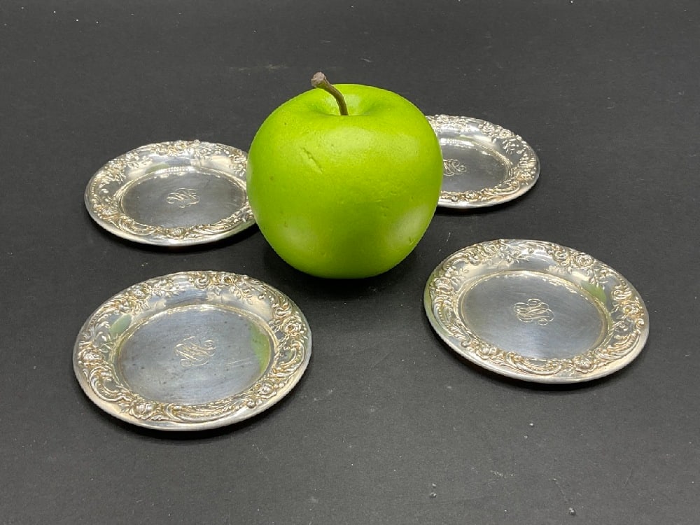 Four (4) Butter Pat Dishes Gorham William Wise & Son: Four (4) Butter Pat Dishes Gorham William Wise & Son.Dimensions: 3" X 4"d Total weight: 3.05 troy ounces (95 grams)