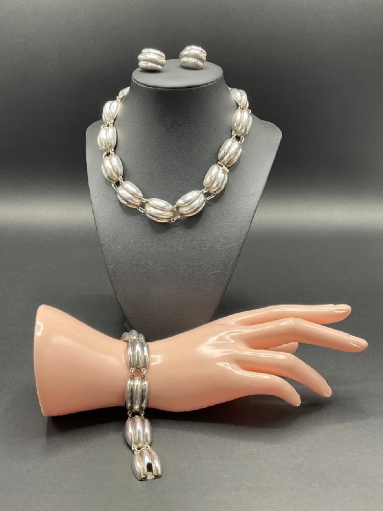 Taxco Sterling Silver Necklace, Bracelet and Earrings Set (1 of 4)