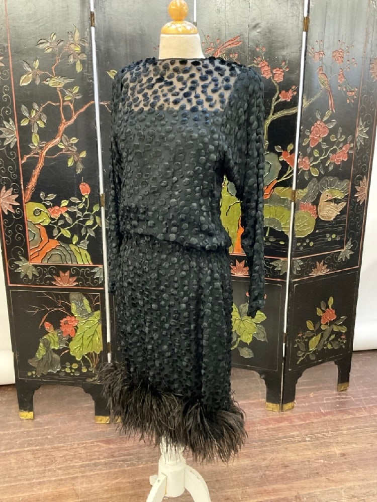 Vintage Richilene New York Black Dress w/ Plume Feathers: Vintage Richilene New York Black Dress w/ Plume Feathers.Dimensions: 17” armpit 46” length 25” arm size m