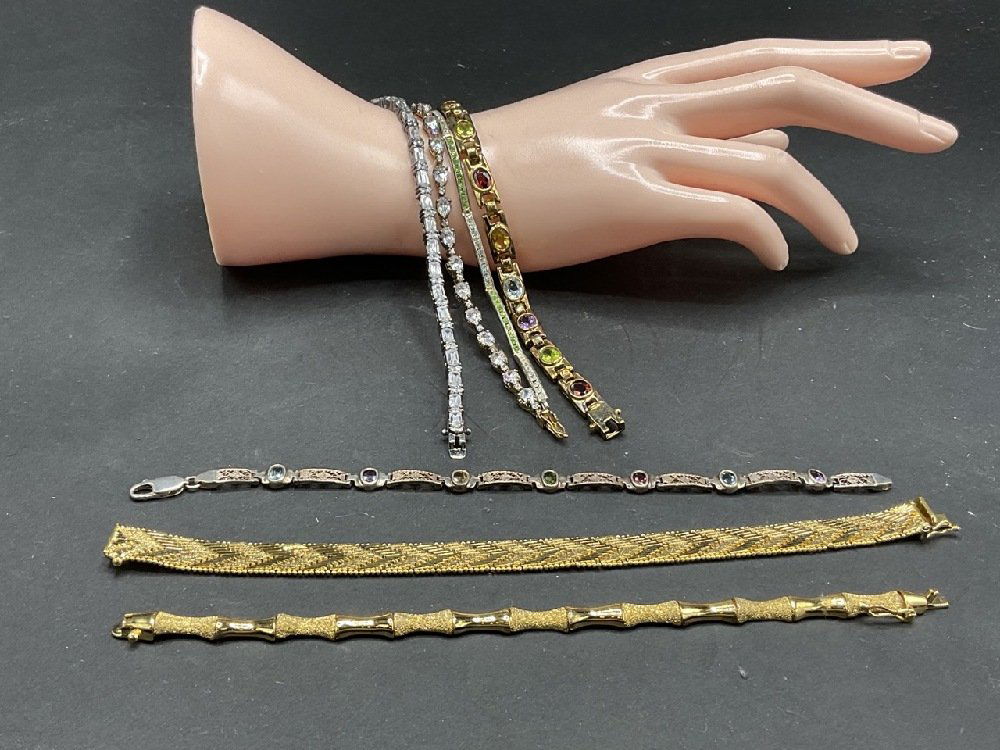 Seven (7) Assorted Estate Found Sterling Silver Bracelet (1 of 5)