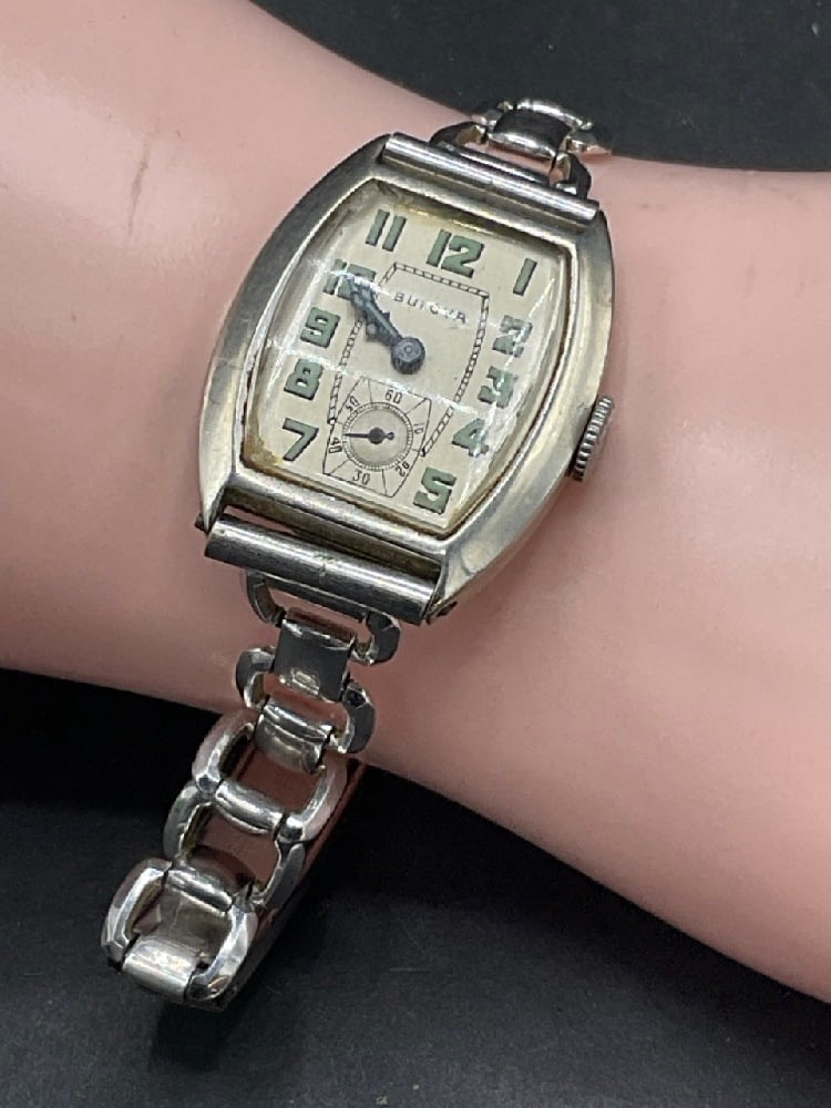 Bulova 15J 14K White Gold Art Deco Wrist Watch: Bulova 15J 14K White Gold Art Deco Wrist Watch. 4 Adj. Kestenmade 1/20 gold filled band. Serial #400106 Dimensions: 1” d
