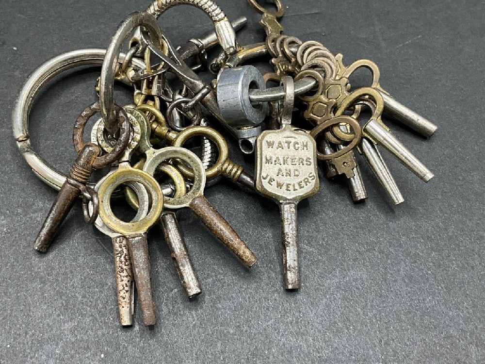 Antique Keywind Watch Keys Lot (1 of 3)