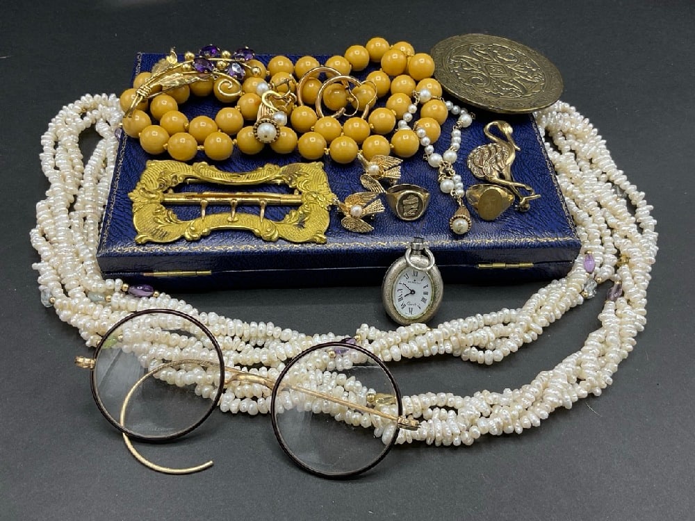 Compiled Vintage Costume Jewelry Group and Eye Glasses (1 of 6)