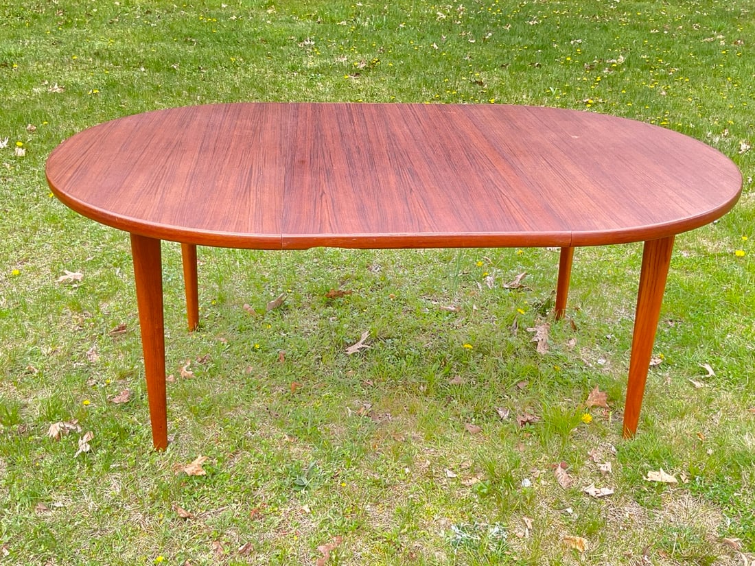 J O CARLSSON Swedish Modern Teakwood Dining Room Table (1 of 7)