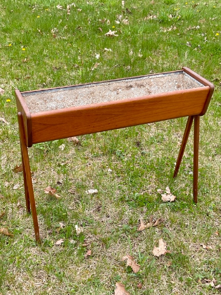 Danish Modern MCM Teakwood Planter 1950's or 60's (1 of 4)