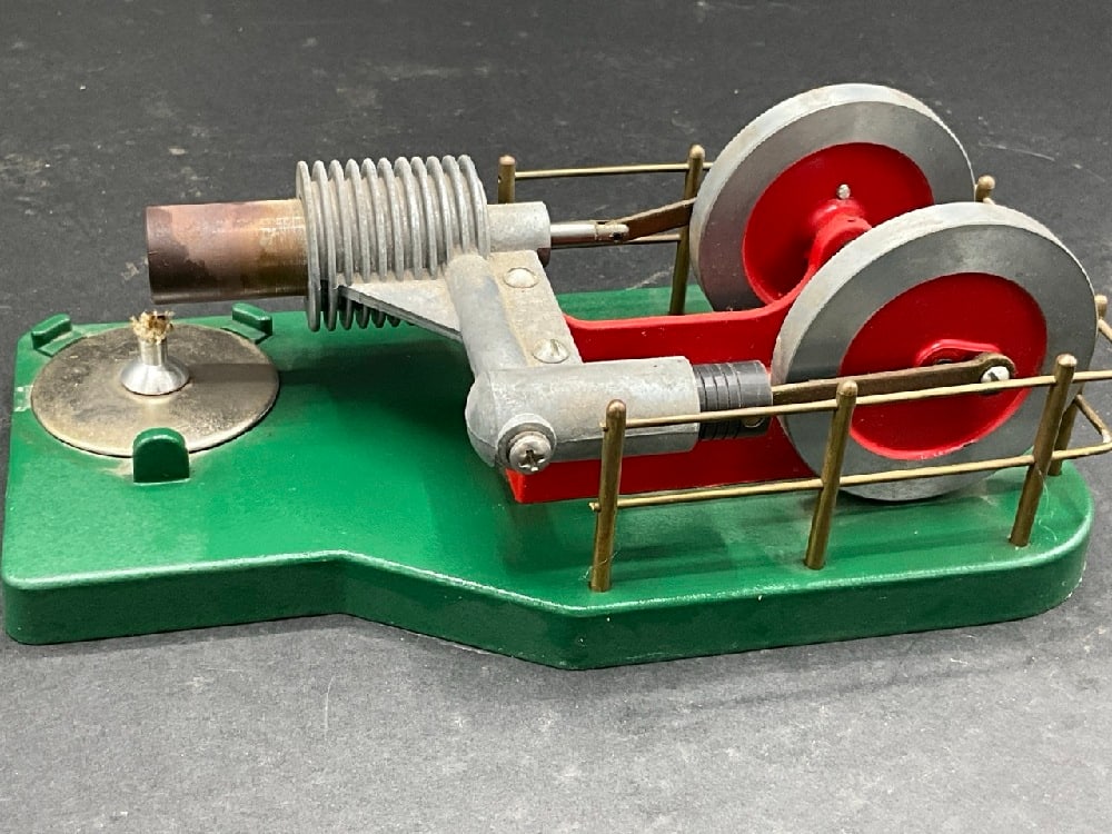 Phoenix Solar #1 Stirling Hot Air Engine: Phoenix Solar #1 Stirling Hot Air Engine. Dimensions: 2 3/4” x 8” x 4”