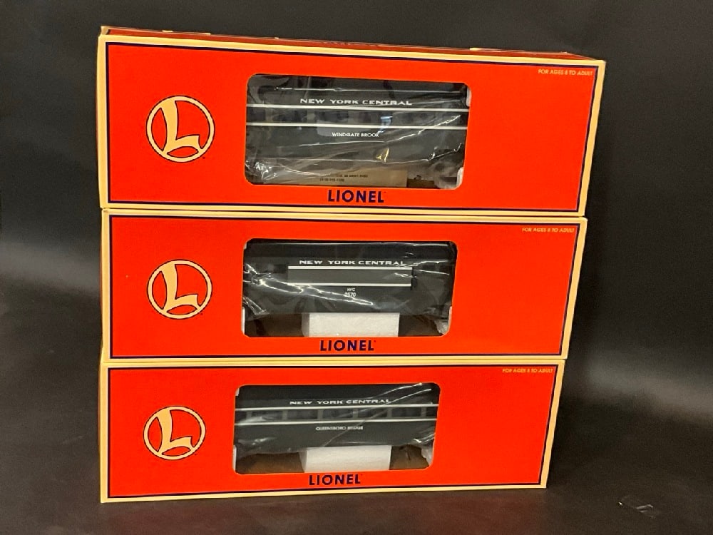 Lionel 2570 NY Central Train Cars: Lionel 2570 NY Central Train Cars. Lionel 2570 NY Central Aluminum Car 6-19172, 2573 NY Central “Queensboro Bridge “Coach 6-19174, 2575 NY Central “Windgate Brook” Observation 