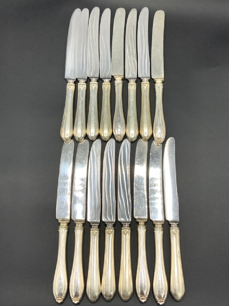 Sixteen (16) Sterling Silver Handled Dinner Knives (1 of 5)