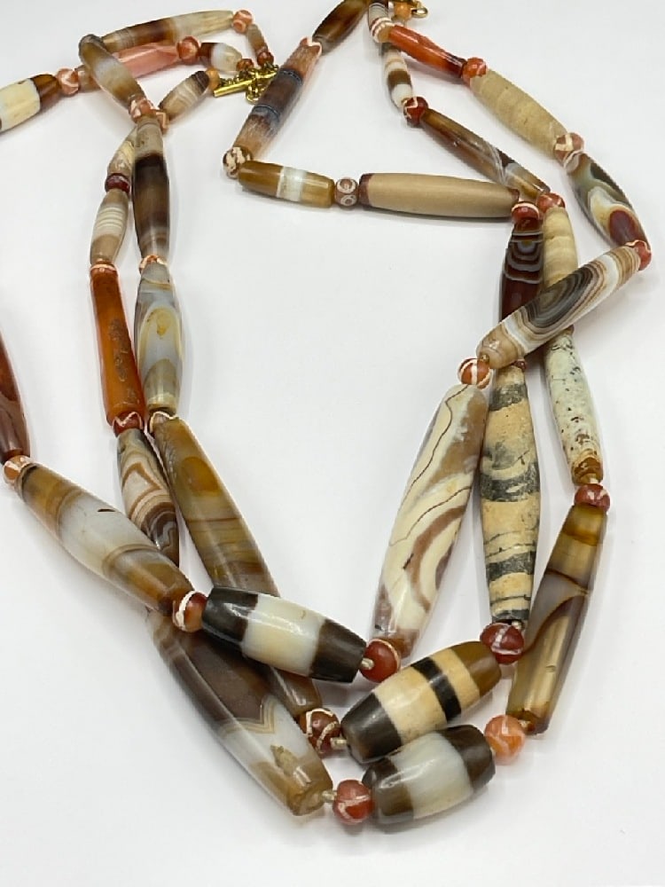 A Multi Strand Natural Agate Barrel Bead Necklace with 22K Gold (1 of 12)