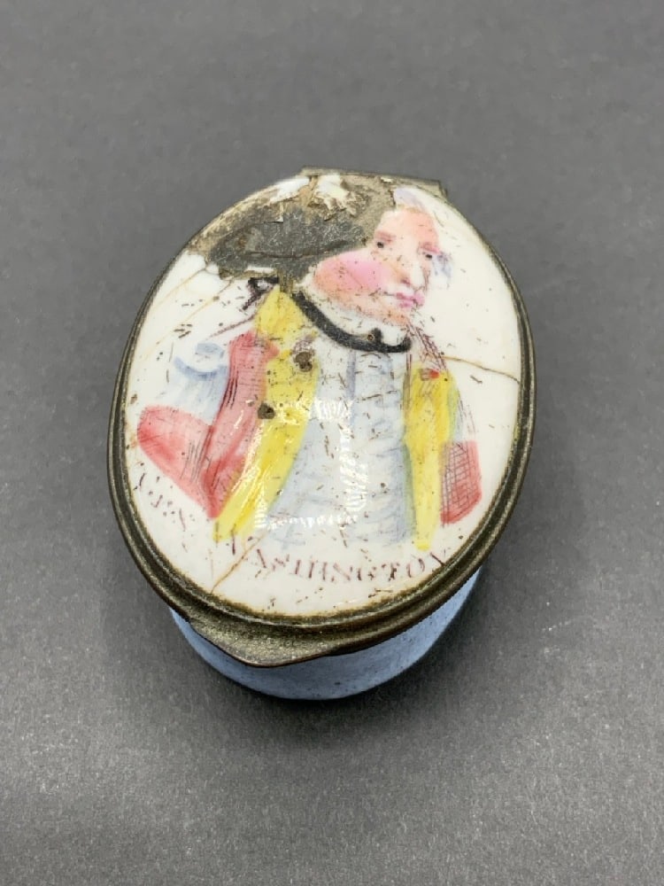 19th c. Rare George Washington Enameled Pill Box (1 of 2)