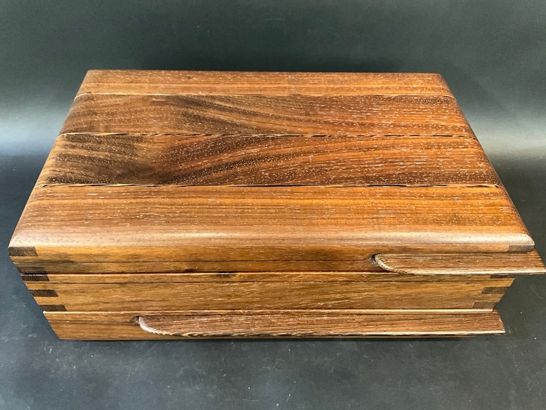 MCM Men’s Quality Hardwood  Jewelry Chest (1 of 3)