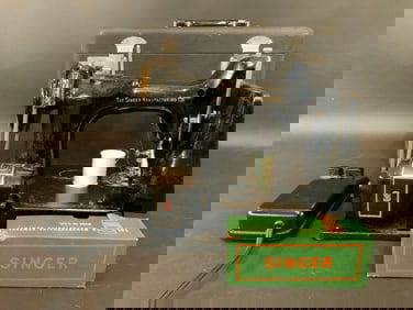 Singer Feather Weight Sewing Machine 3-120 USA 66784