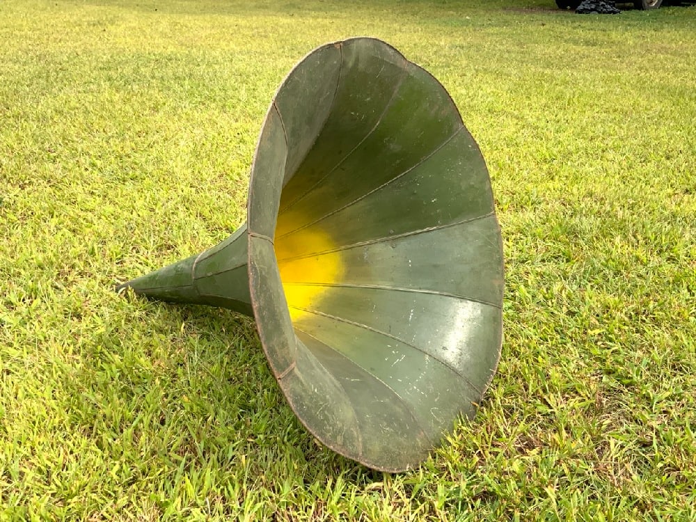 Antique Hand Painted Phonograph Horn: Antique Hand Painted Phonograph Horn.Dimensions: 23”x31”x 5/8” Please see Photograph Preview.