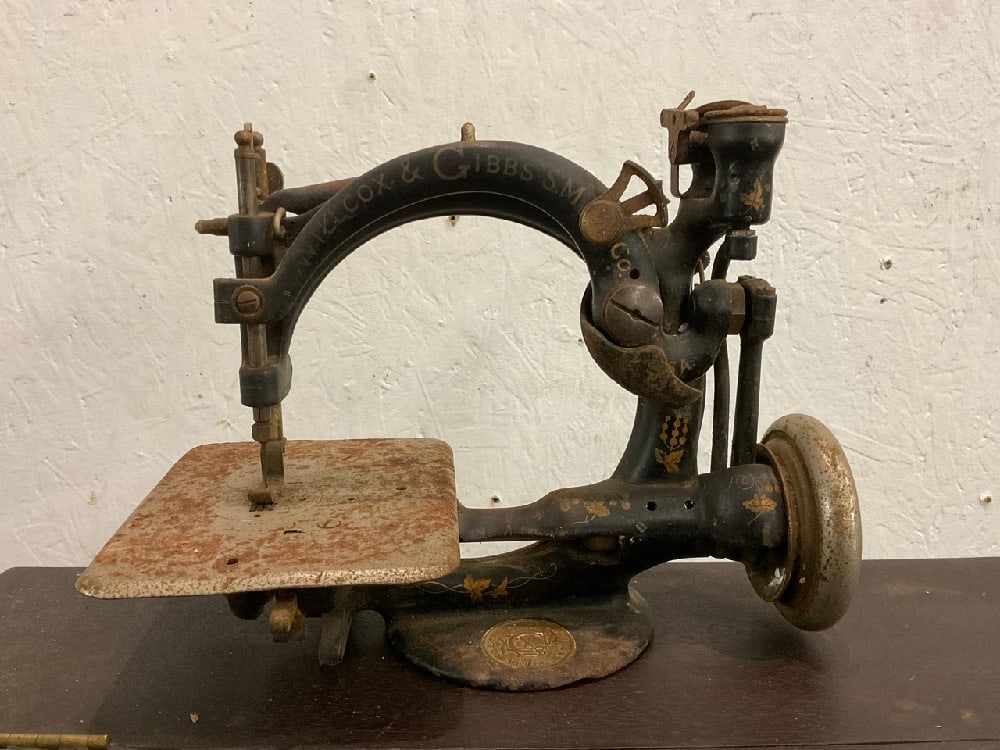 Antique Wilcox & Gibbs Sewing Machine - 864 (1 of 7)