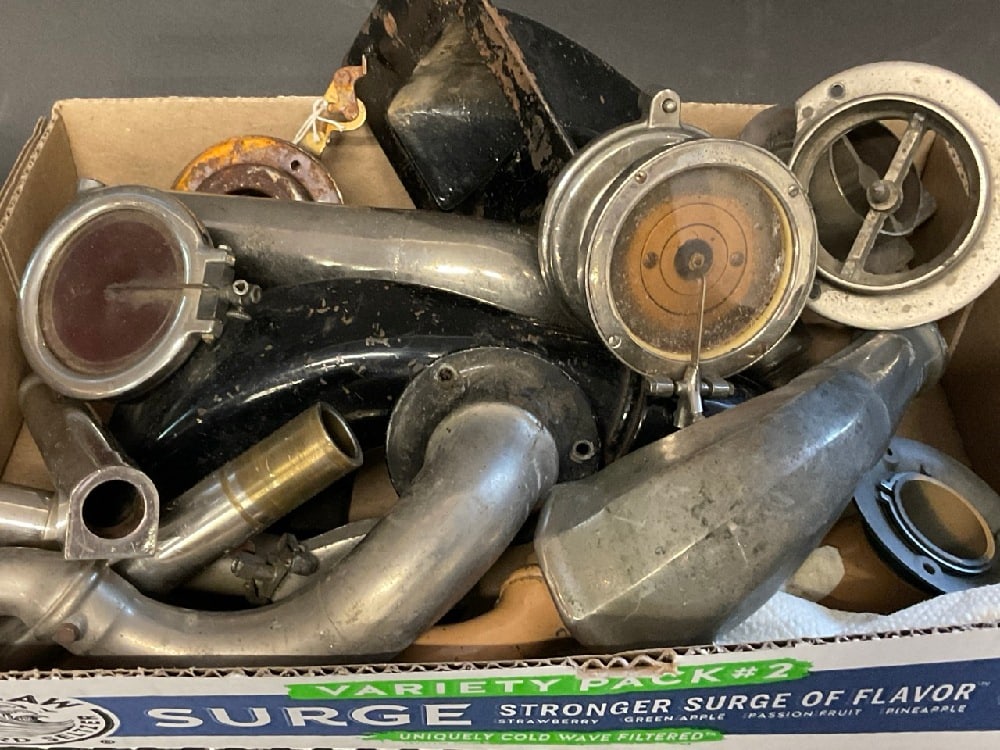 Collector's Estate Collection of Phonograph Parts: Collector's Estate Collection of Phonograph Parts. As seen in photograph preview.