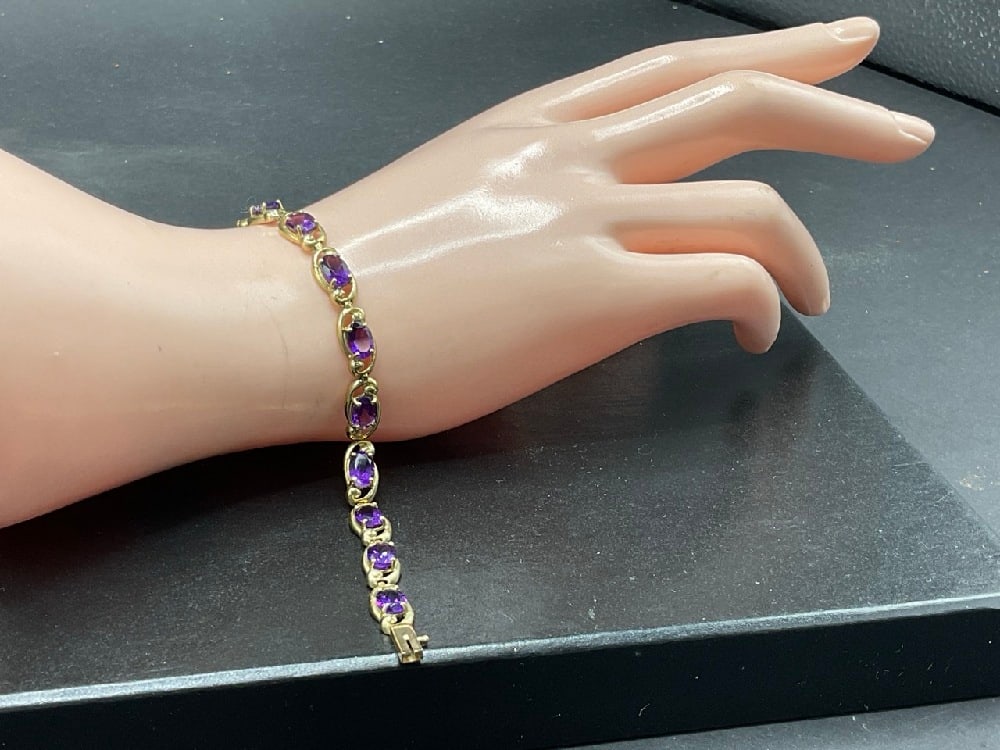 10K Gold Amethyst Bracelet 8.4 grams (1 of 4)
