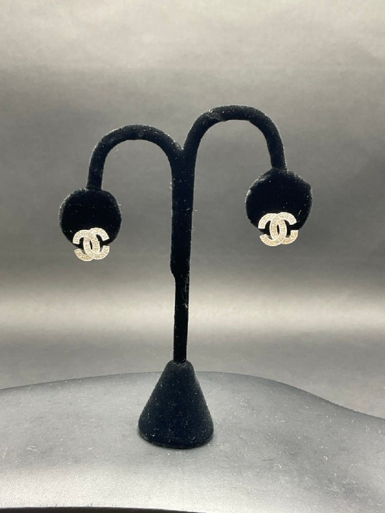 14K Chanel Style Earrings (1 of 4)