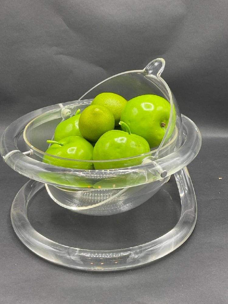 Large Vintage Lucite Fruit Bowl (1 of 3)