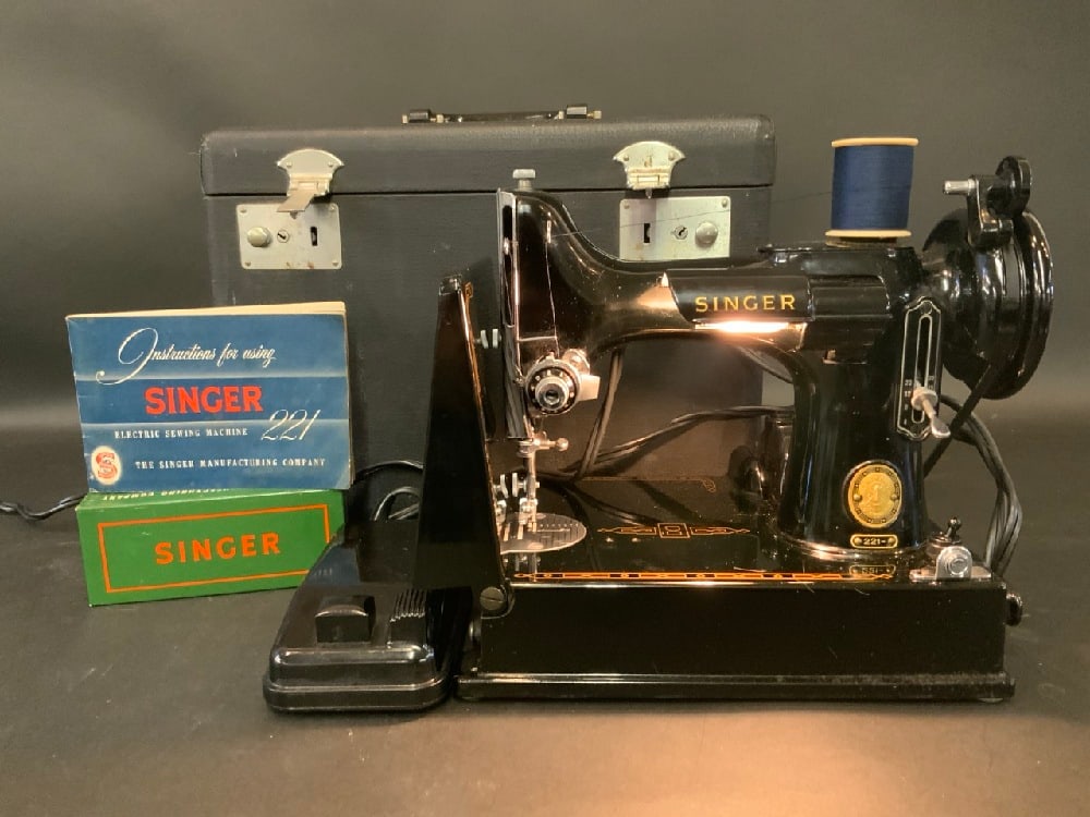 Singer Featherweight Electric Sewing Machine - 221 (1 of 9)