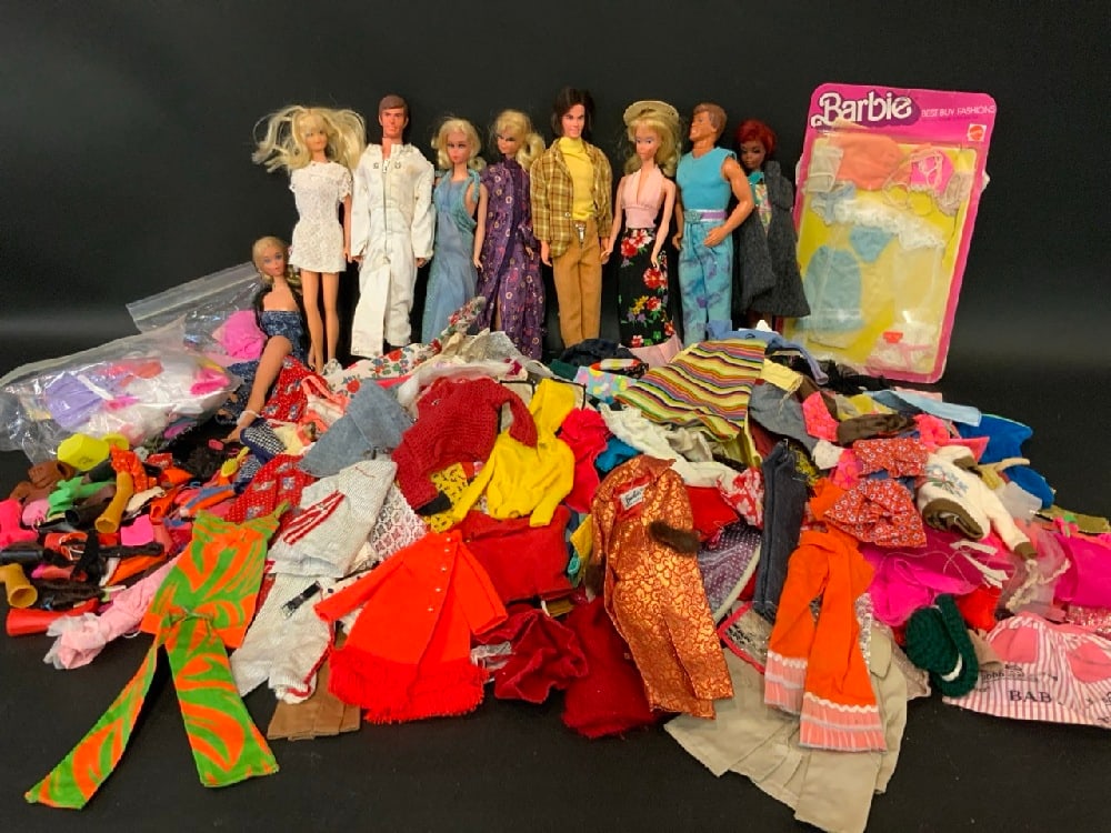 1960's and 70's Vintage Mattel BARBIE Lot (1 of 14)