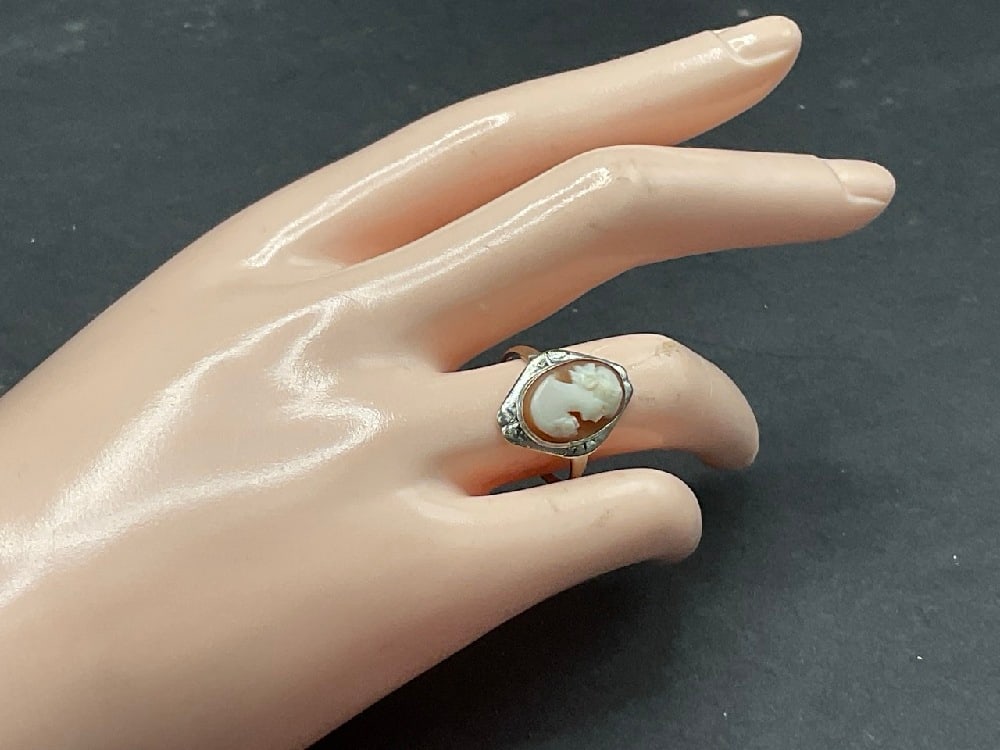 10K White Gold Vintage Cameo Ring (1 of 3)