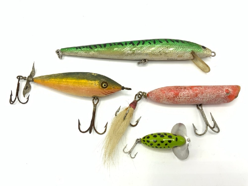 Four (4) Vintage Fishing Lures (1 of 6)