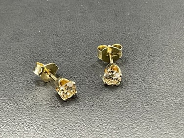 14K y.g. Naturally Mined Diamond Stud Earrings