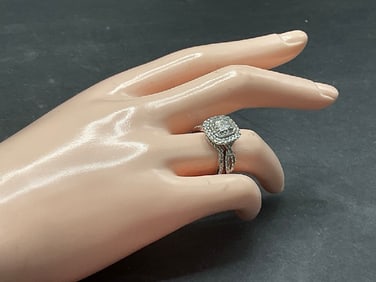 10K Hwite Gold Engagement Ring and Wedding Band Size 7 3.8 grams