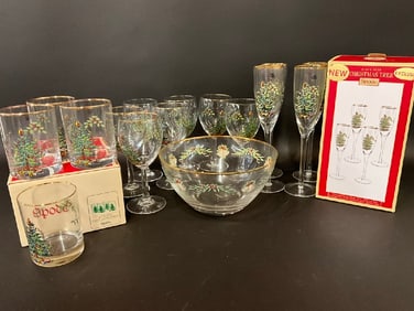 Spode Christmas Lot - (4) Champagne Flutes, (7) Wine Glasses, (4) Old Fashioned Glasses & Bowl
