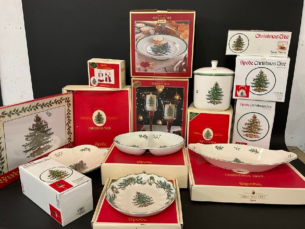 Large lot of 14 Spode Christmas Tree Decorations & Serving Pieces (1 of 7)