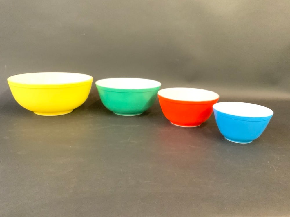 Vintage Pyrex Primary Color 4 Piece Nesting Bowl Set (1 of 5)