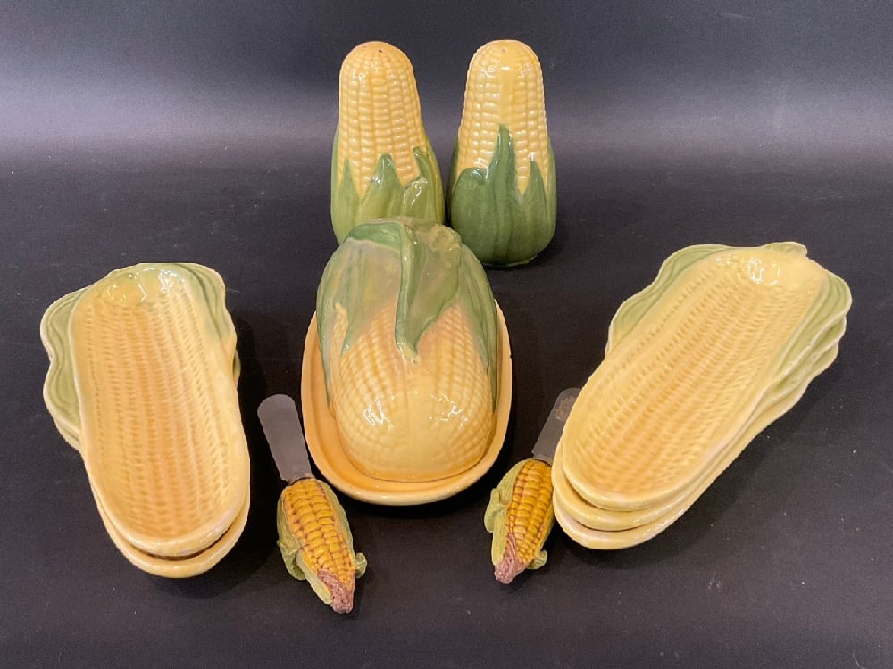 Vintage Shawnee Pottery Corn King Lot - (5) Corn On The Cob Plates, Salt/Pepper Shakers & Butter (1 of 6)