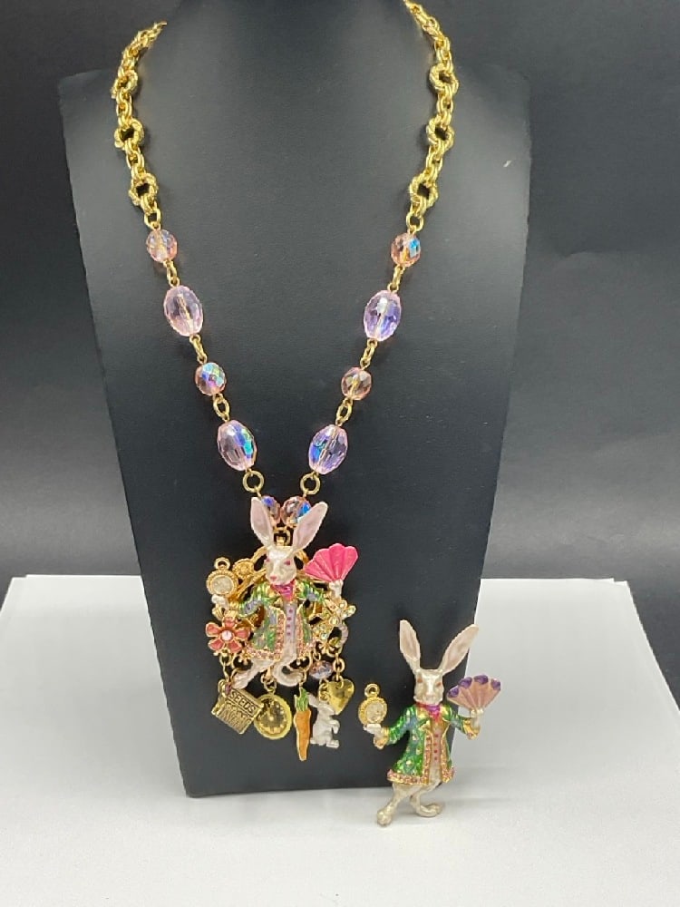 Kirk's Folly "Allice in Wonderland" Rabbit Necklace and Brooch: Kirk's Folly "Allice in Wonderland" Rabbit Necklace and Brooch. Excellent condition. Please see photograph preview.