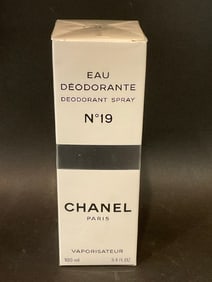 Boxed Sealed Chanel Paris No. 19 Spray
