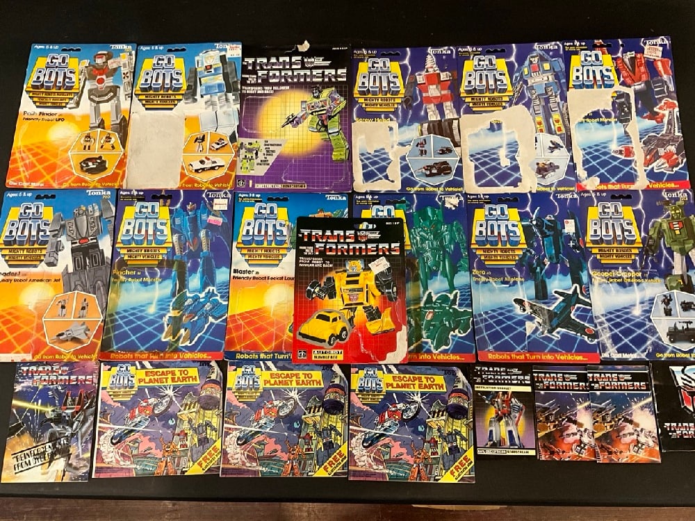 Transformers And Go Bots Ephemera Lot: Transformers And Go Bots Ephemera Lot. As seen in photograph preview.
