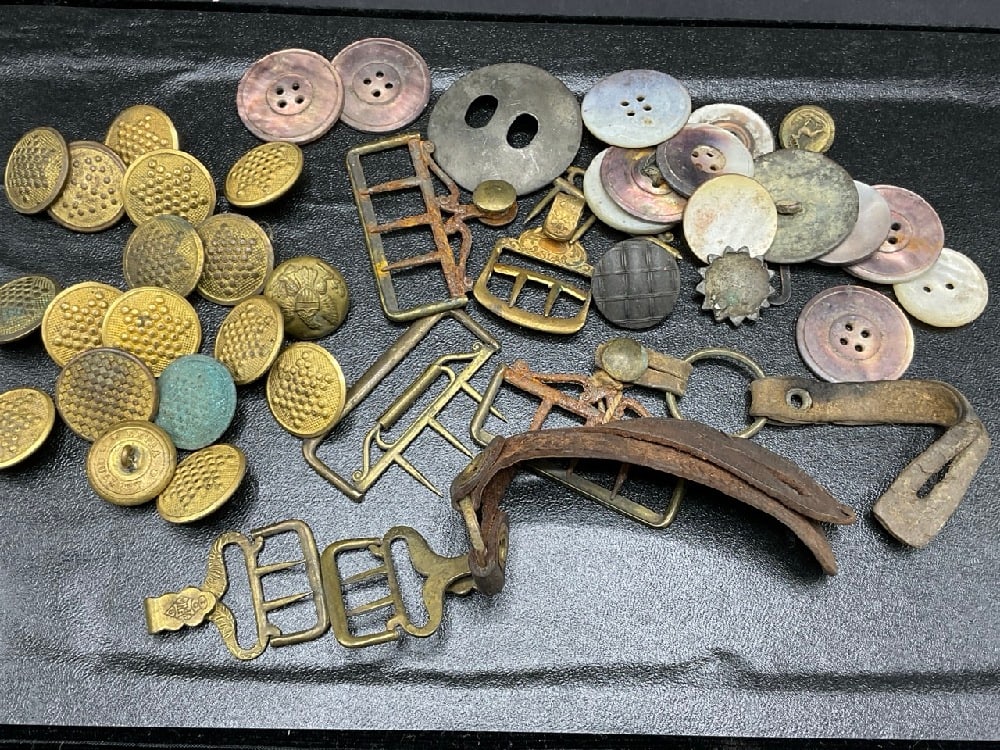 19th c. American Antique Buttons, Belts Etc. (1 of 6)
