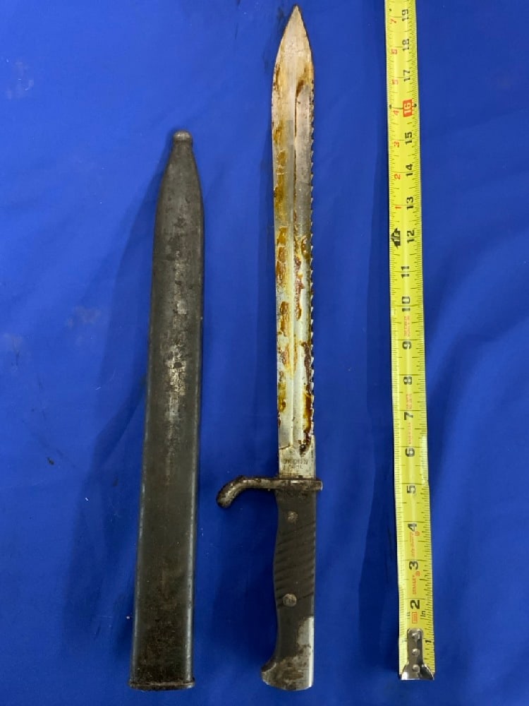 Imperial German M-1898/05 Pioneer Butcher Sawback Bayonet With Scabbard Simson & Co SUHL: Imperial German M-1898/05 Pioneer Butcher Sawback Bayonet With Scabbard Simson & Co SUHL.Dimensions: 20”