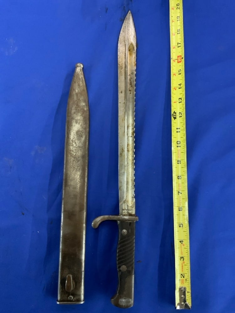 Imperial German M-1898/05 Pioneer Butcher Sawback Bayonet With Scabbard Simson & Co SUHL: Imperial German M-1898/05 Pioneer Butcher Sawback Bayonet With Scabbard Simson & Co SUHL.Dimensions: 20”