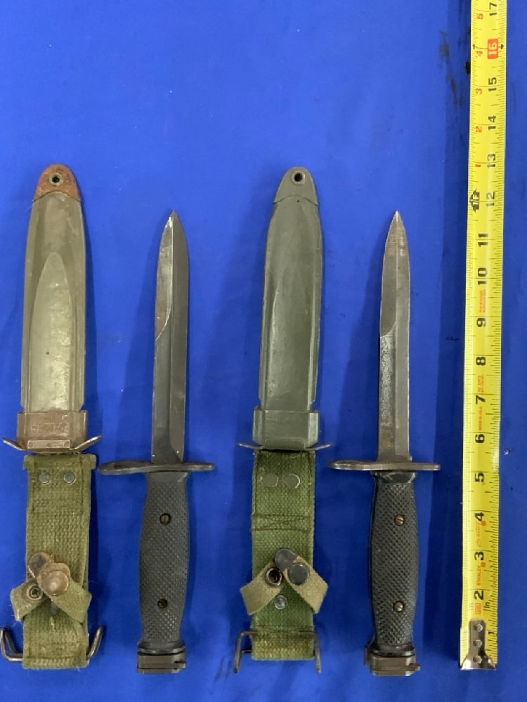Lot of 2 US M7 Bayonets With M8 Sheaths (1 of 2)