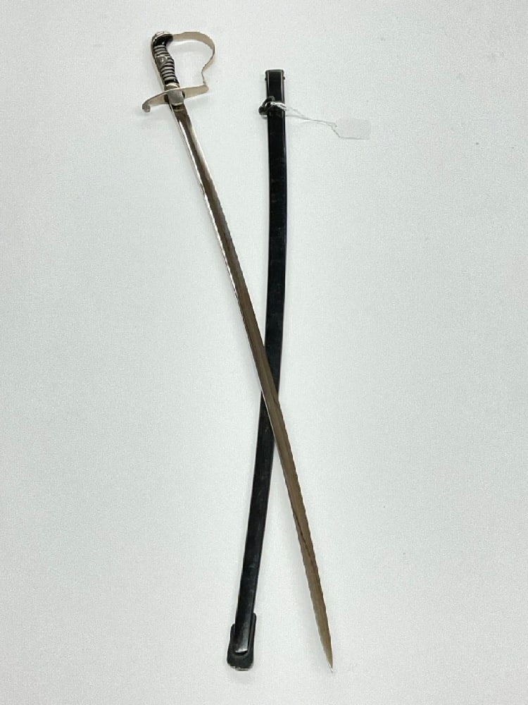 WWII German Army NCO Dress Sword Eickhorn Solingen: WWII German Army NCO Dress Sword Eickhorn Solingen.Dimensions: 36 1/2” L