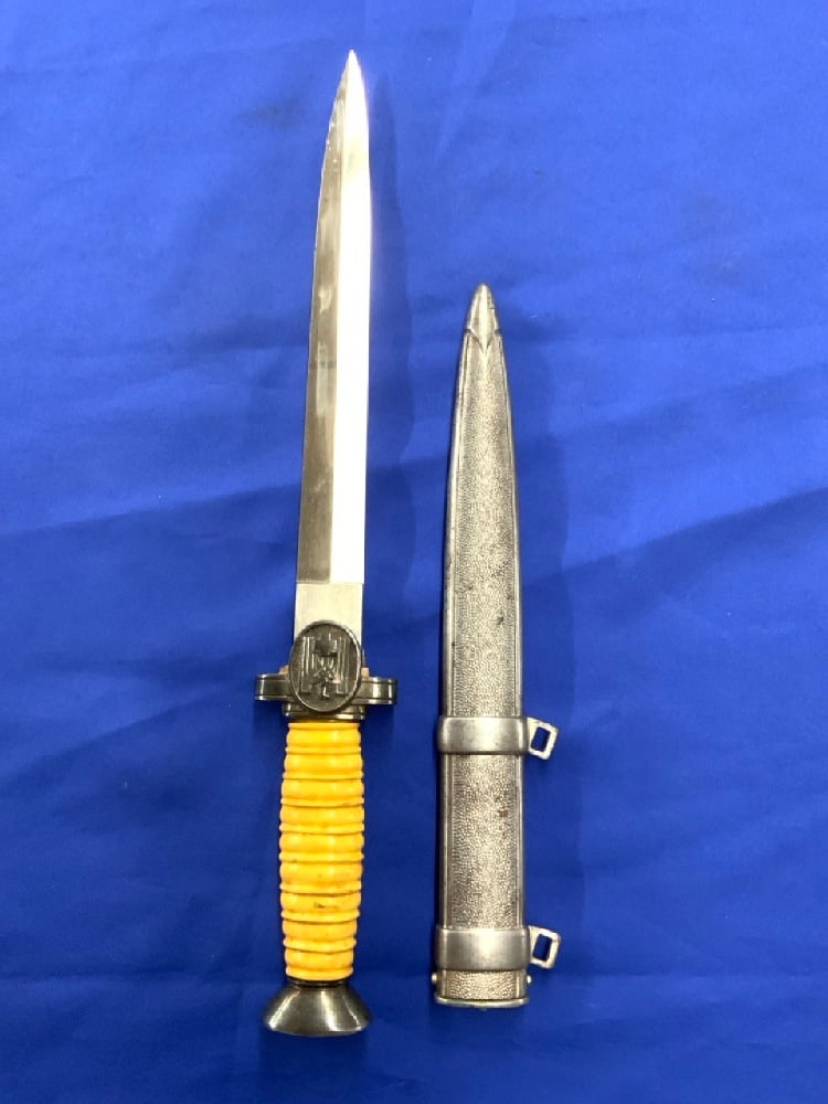 WWII Red Cross German Officer’s Dagger (1 of 5)
