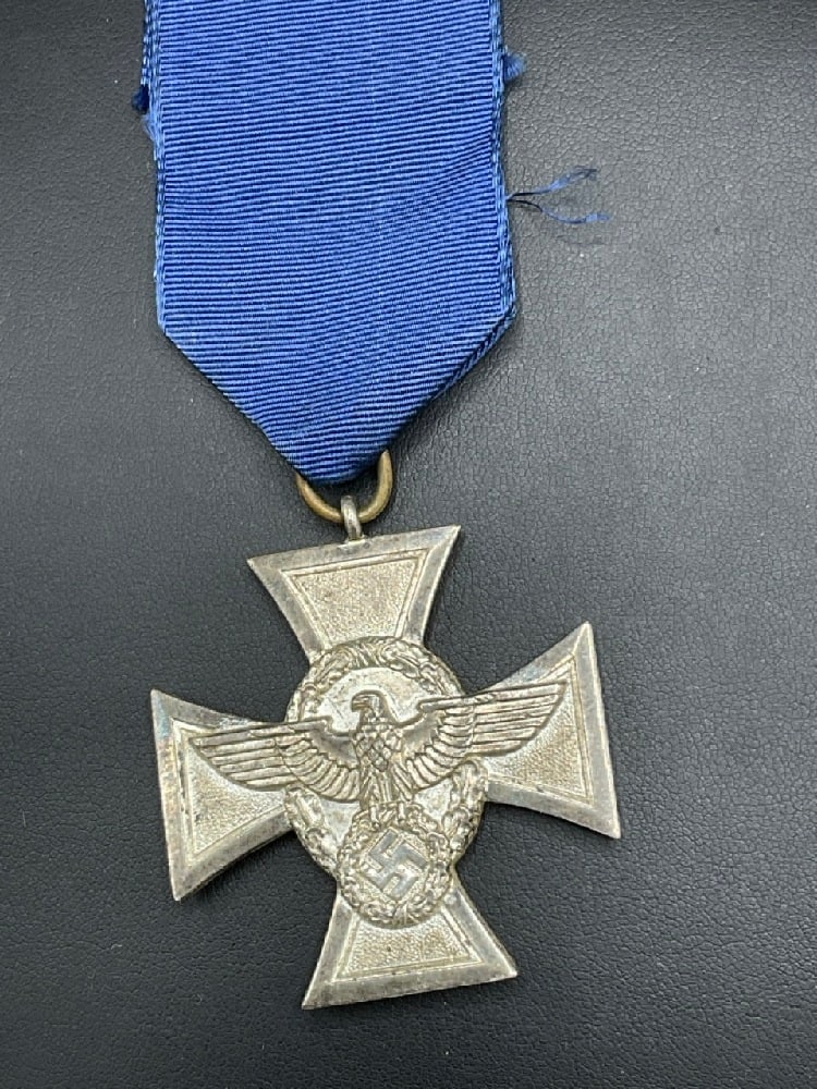 WWII German Police Long Service Medal 18+ Years (1 of 4)