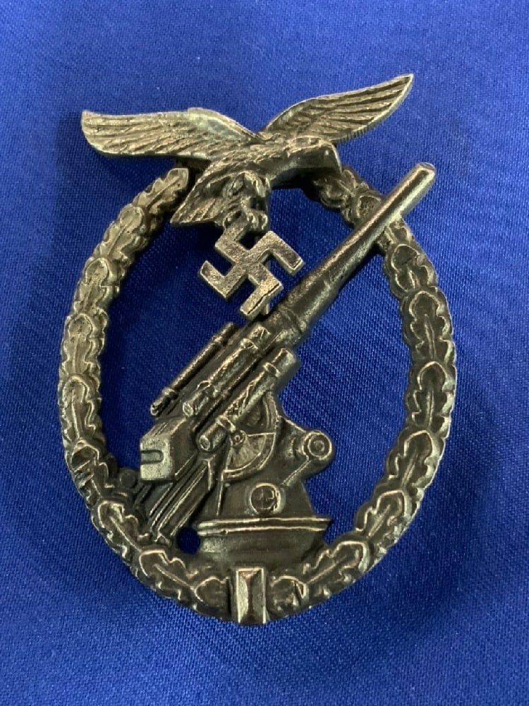WWII German Luftwaffe Anti-Aircraft Flak Battle Badge (1 of 4)