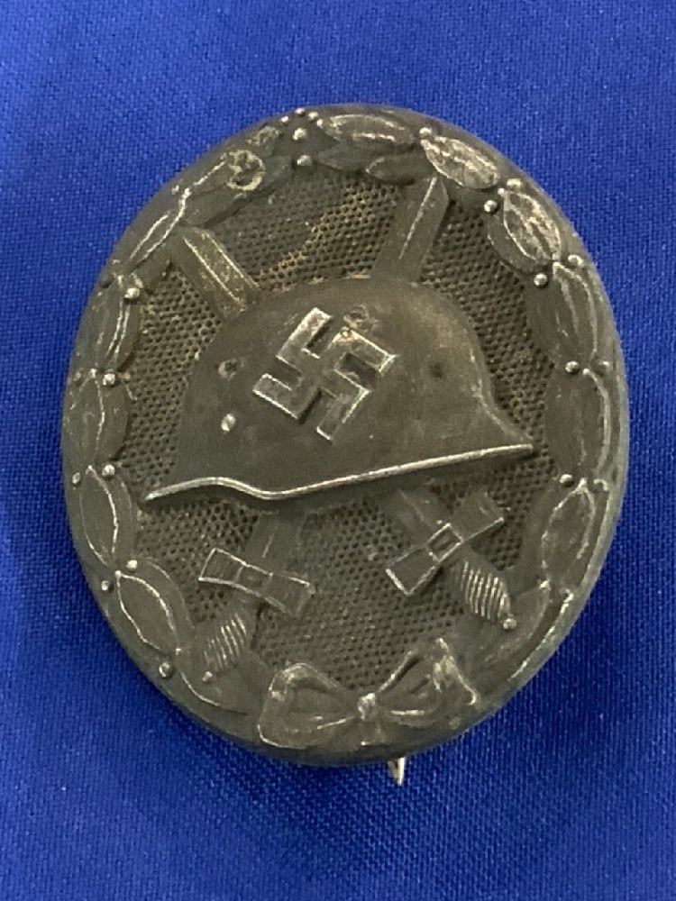 WWII German Wound Badge (1 of 3)
