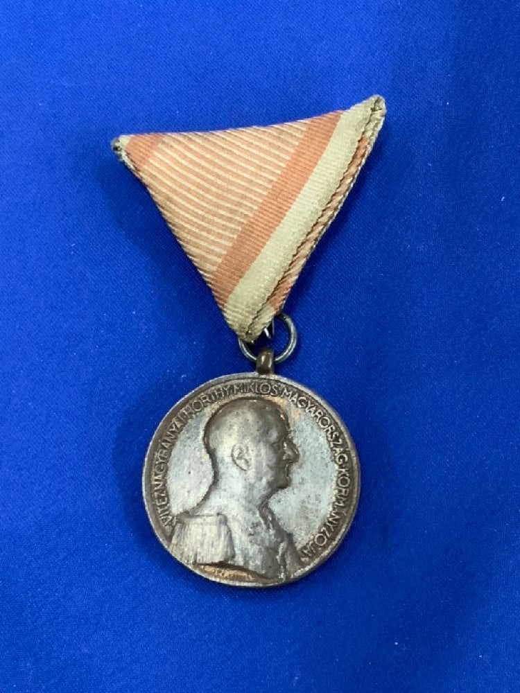Hungarian Bravery Medal: Hungarian Bravery Medal .Dimensions: 3” x 1 1/2”