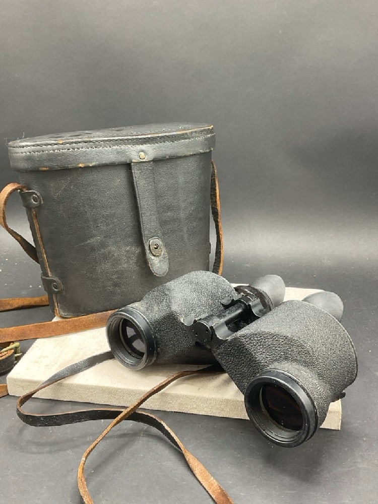 WWII SARD U.S. Navy Mark 43 6x42 Binoculars: WWII Sard U.S. Navy Military Binoculars. Mark 43 6X42 F. Square D Flushing, New York. Overall good. Cleaning needed. Housed in original case.