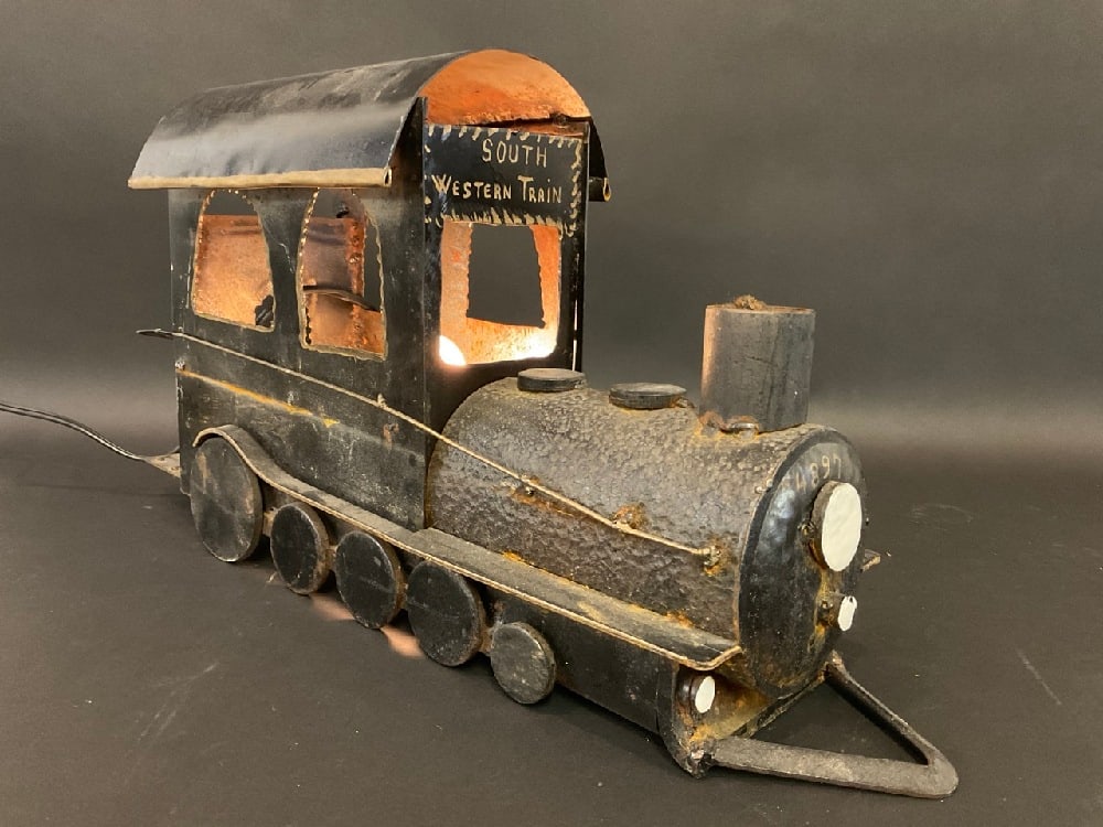 Vintage South Western Train Light #4897: South Western Train Light #4897Dimensions:12” H x 22” L x 7” W