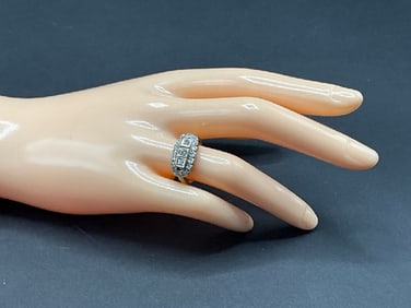 Size 7 14K Lady’s Diamond Ring